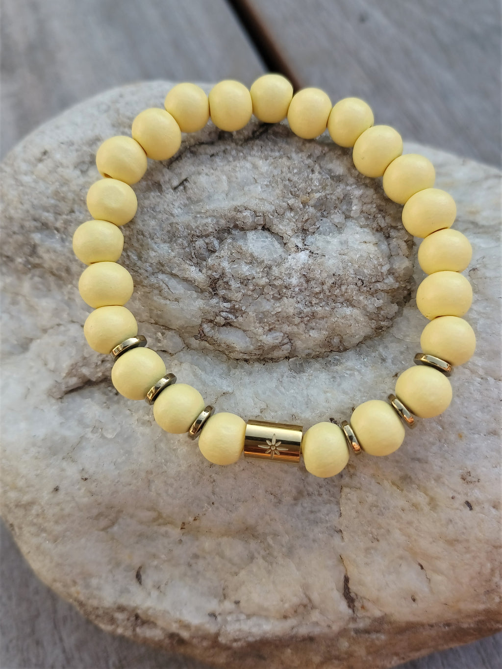      junglepepitebraceletperlesboisathosjaune