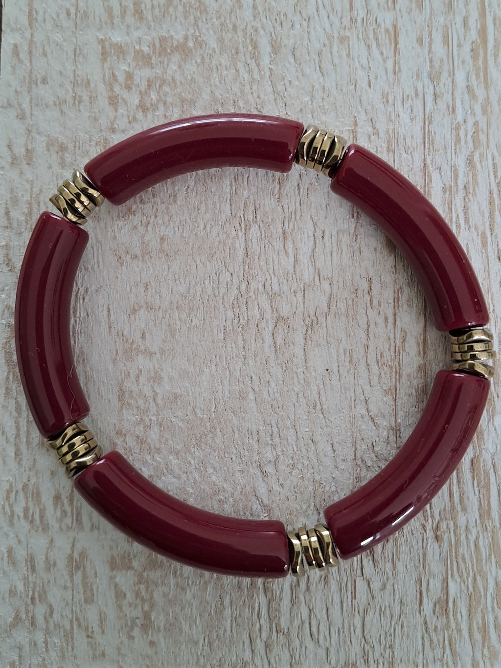     junglepepitebraceletperlestubesacryliquesbordeaux