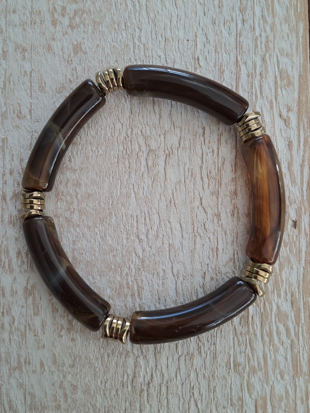 junglepepitebraceletperlestubesacryliquesmarronmarbre